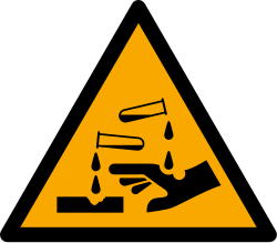 W023